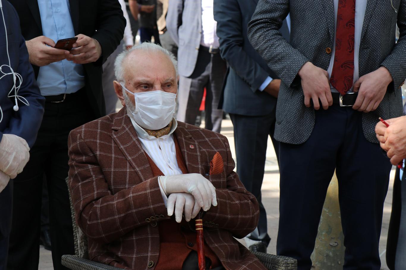 Ahmet Tekdal dualarla son yolculuğuna uğurlandı